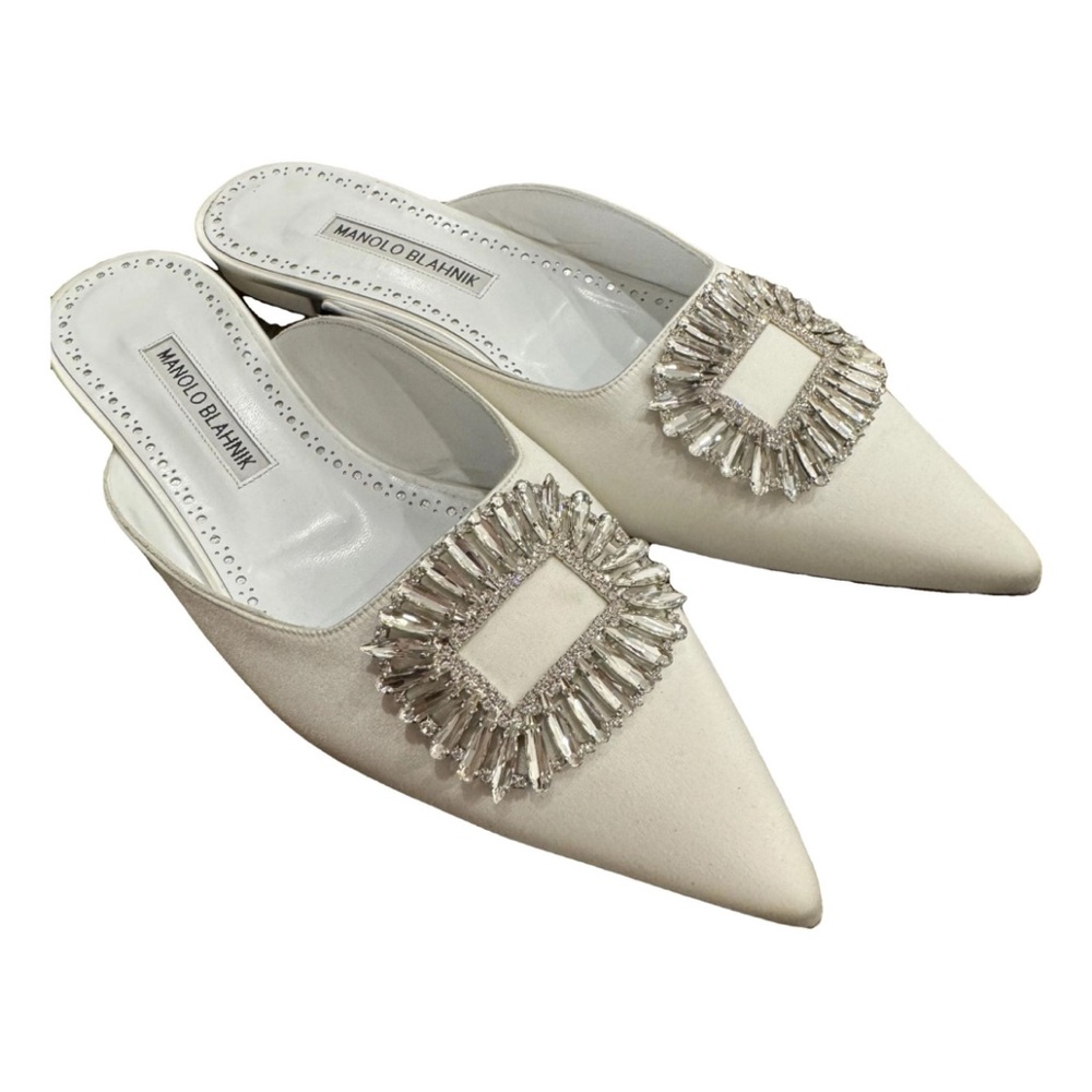 🆕 BN Manolo Blahnik Sigulona Crystal-embellished Mules Pearl White | Size 37.5
